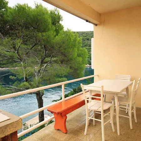 Secluded Fisherman's Cove Stoncica, Vis - 8894 Holiday home Kut